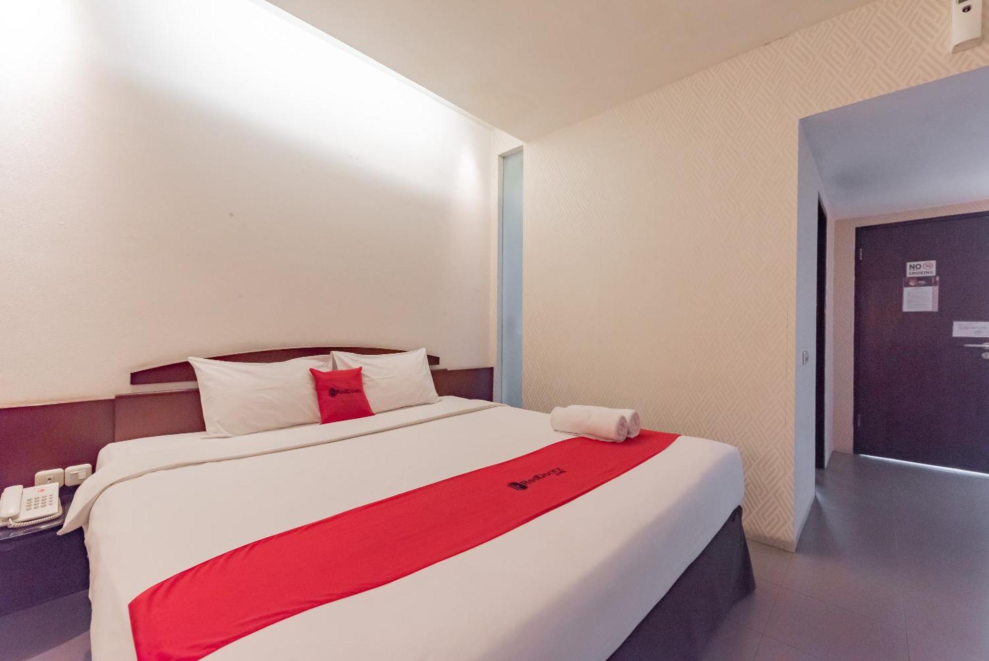 Reddoorz Plus @ Cipaganti Street 3 Bandung Dış mekan fotoğraf