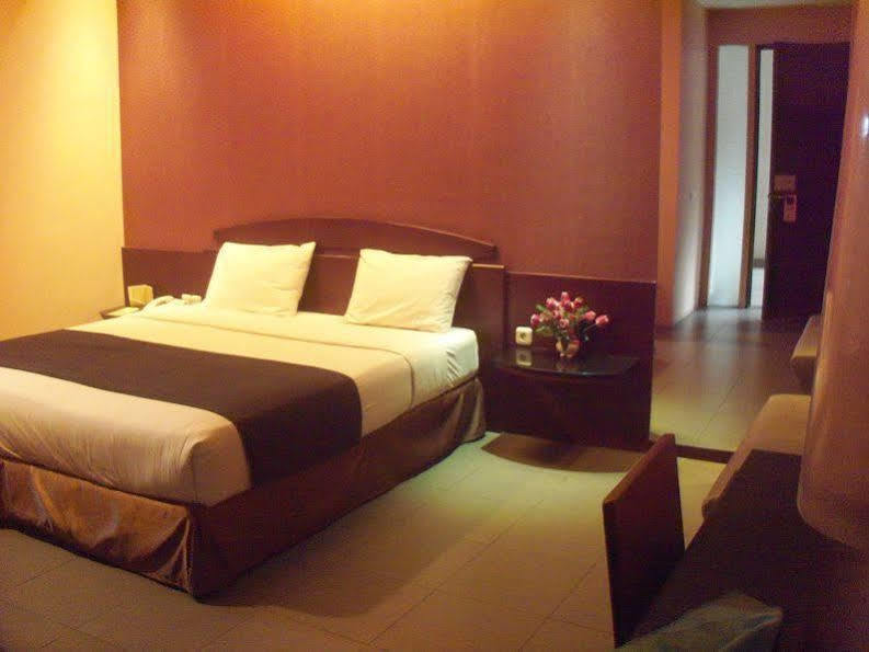 Reddoorz Plus @ Cipaganti Street 3 Bandung Dış mekan fotoğraf